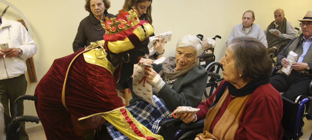 Los Reyes Magos visitan a los mayores de FUNDOMARLos Reyes Magos visitan a los mayores de FUNDOMAR
