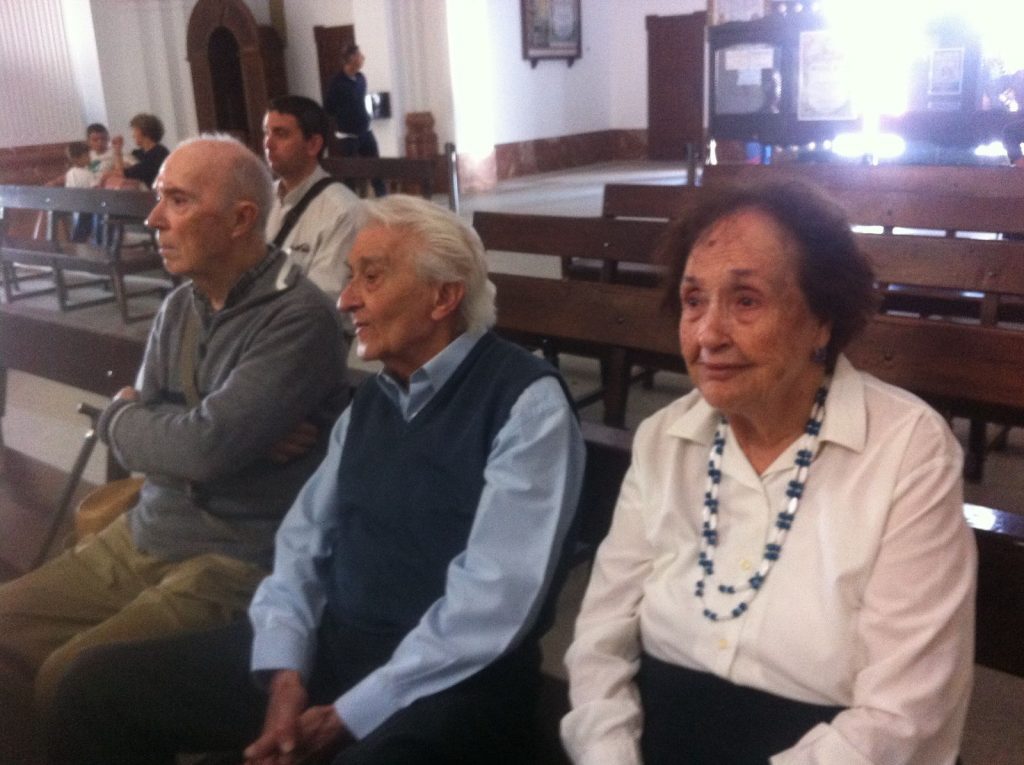 Los mayores de Fundomar visitan la Aldea del Rocío
